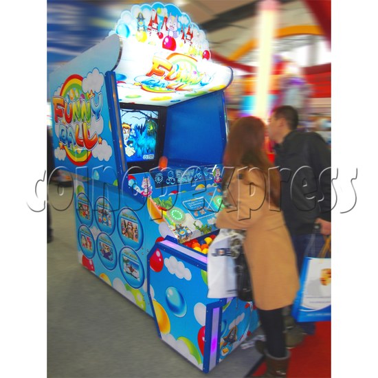 Video Toss Funny Ball Game (with 42 inch LCD screen) 28722