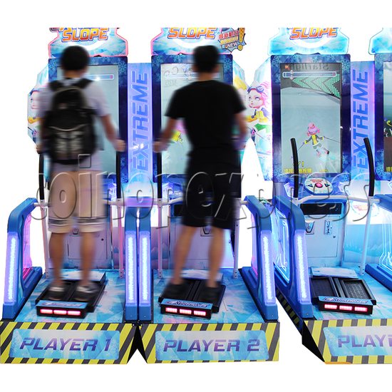 Extreme Slope Ticket Redemption Arcade Machine - play view 2