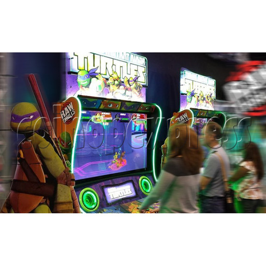 Teenage Mutant Ninja Turtles Arcade Machine 4 Player - play view