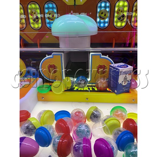 Emoji Party Prize Machine capsules